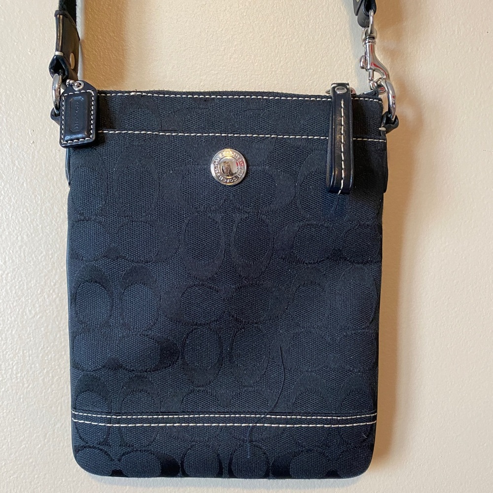 Coach Signature Crossbody Bag. Black. Great Condition.